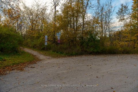 Photo 33 at 114 Elizabeth Street, Ardagh, Barrie