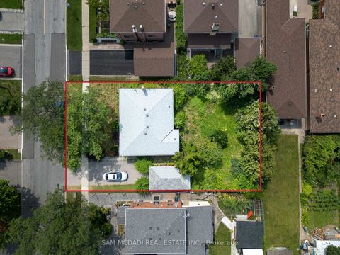 Photo 2 at 34 Highview Avenue, CFB, Toronto