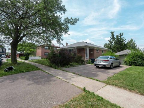 Photo 3 at 34 Highview Avenue, CFB, Toronto