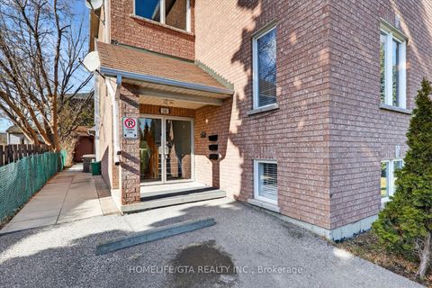 Photo 3 at 368 Pine Avenue, Vanier, Oshawa