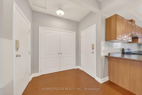 Photo 6 at 368 Pine Avenue, Vanier, Oshawa