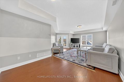 Photo 8 at 368 Pine Avenue, Vanier, Oshawa