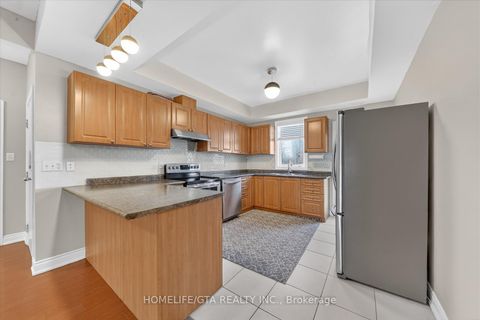 Photo 15 at 368 Pine Avenue, Vanier, Oshawa