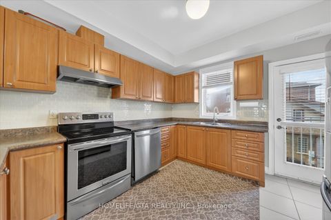 Photo 16 at 368 Pine Avenue, Vanier, Oshawa