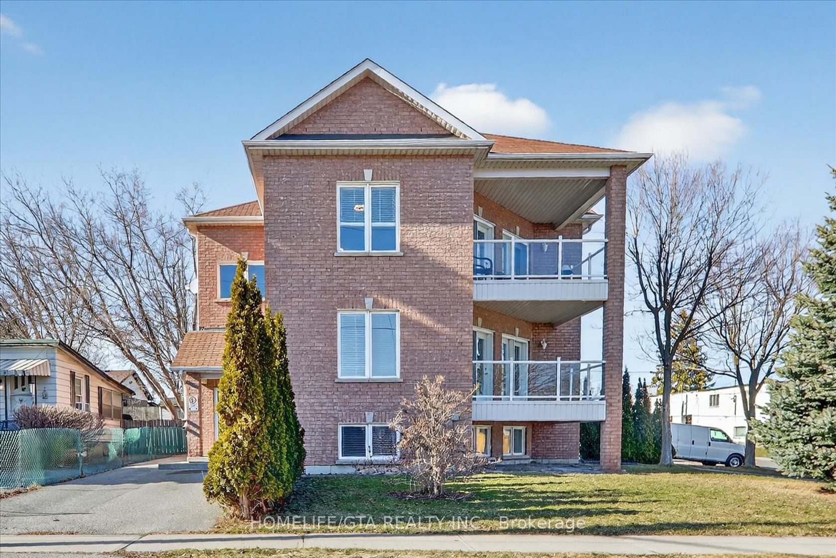 368 Pine Avenue, Vanier, Oshawa 