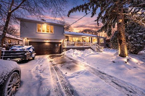 Photo 1 at 127 Kitchener Road, West Hill, Toronto