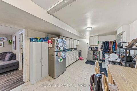 Photo 18 at 127 Kitchener Road, West Hill, Toronto