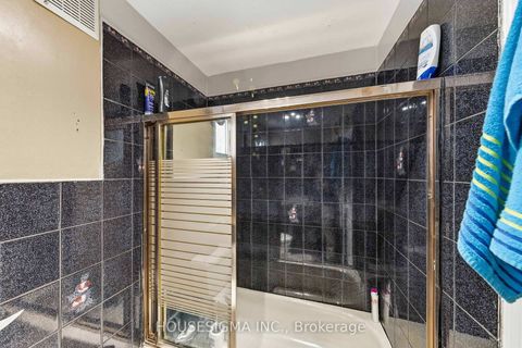 Photo 33 at 127 Kitchener Road, West Hill, Toronto