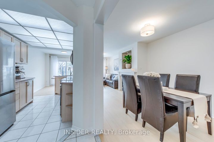 Photo 3 at 14 - 455 Apache Court, Hurontario, Mississauga