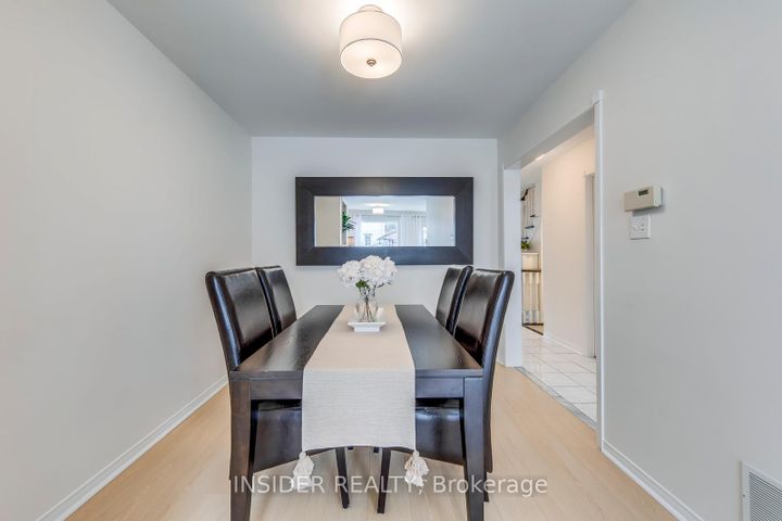 Photo 4 at 14 - 455 Apache Court, Hurontario, Mississauga