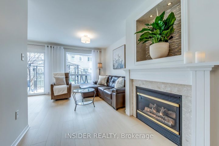 Photo 7 at 14 - 455 Apache Court, Hurontario, Mississauga