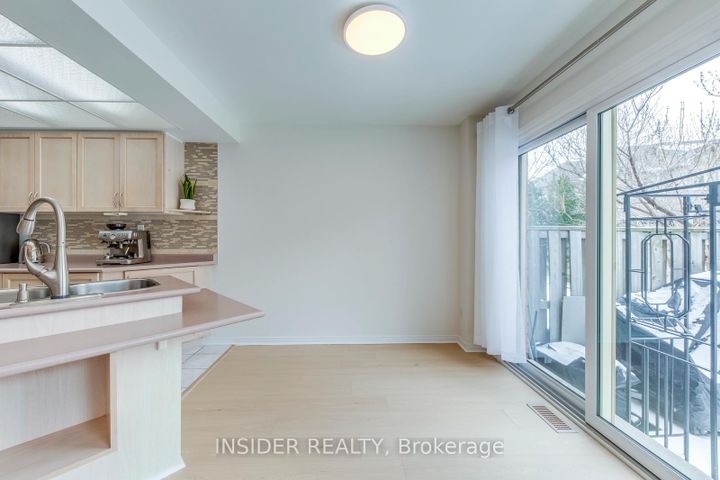 Photo 15 at 14 - 455 Apache Court, Hurontario, Mississauga