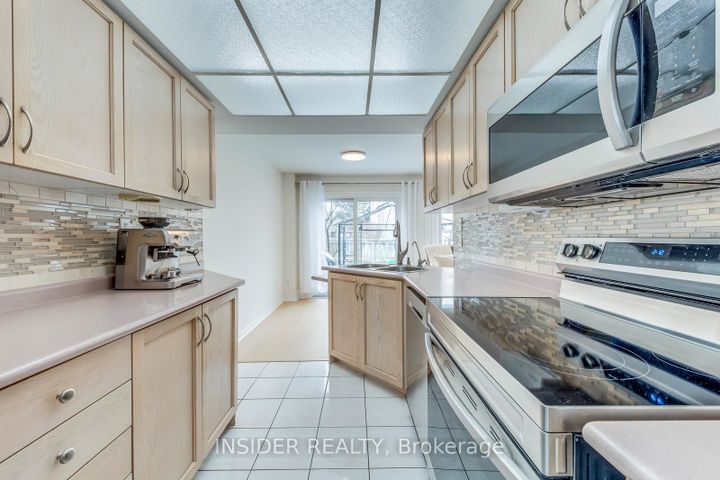 Photo 20 at 14 - 455 Apache Court, Hurontario, Mississauga