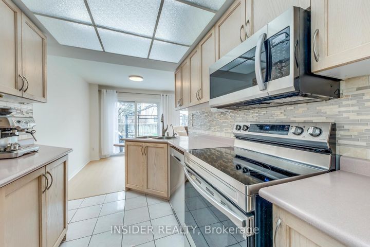 Photo 21 at 14 - 455 Apache Court, Hurontario, Mississauga