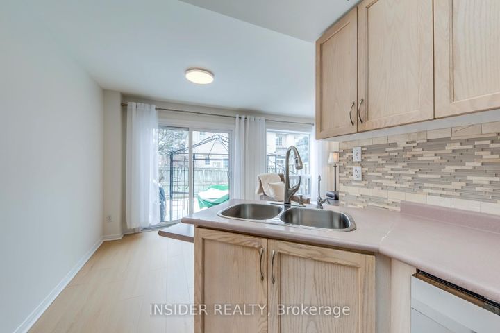 Photo 22 at 14 - 455 Apache Court, Hurontario, Mississauga