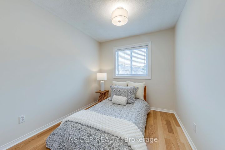 Photo 31 at 14 - 455 Apache Court, Hurontario, Mississauga