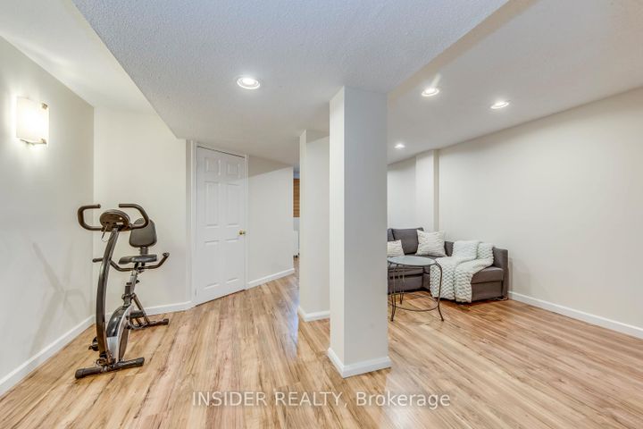 Photo 38 at 14 - 455 Apache Court, Hurontario, Mississauga