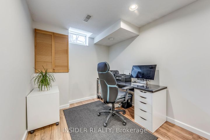 Photo 39 at 14 - 455 Apache Court, Hurontario, Mississauga