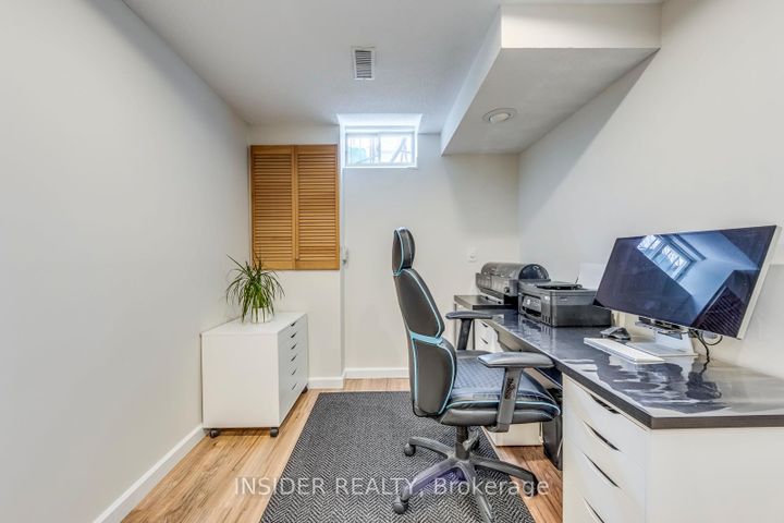 Photo 40 at 14 - 455 Apache Court, Hurontario, Mississauga