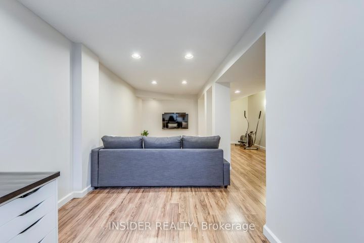 Photo 41 at 14 - 455 Apache Court, Hurontario, Mississauga