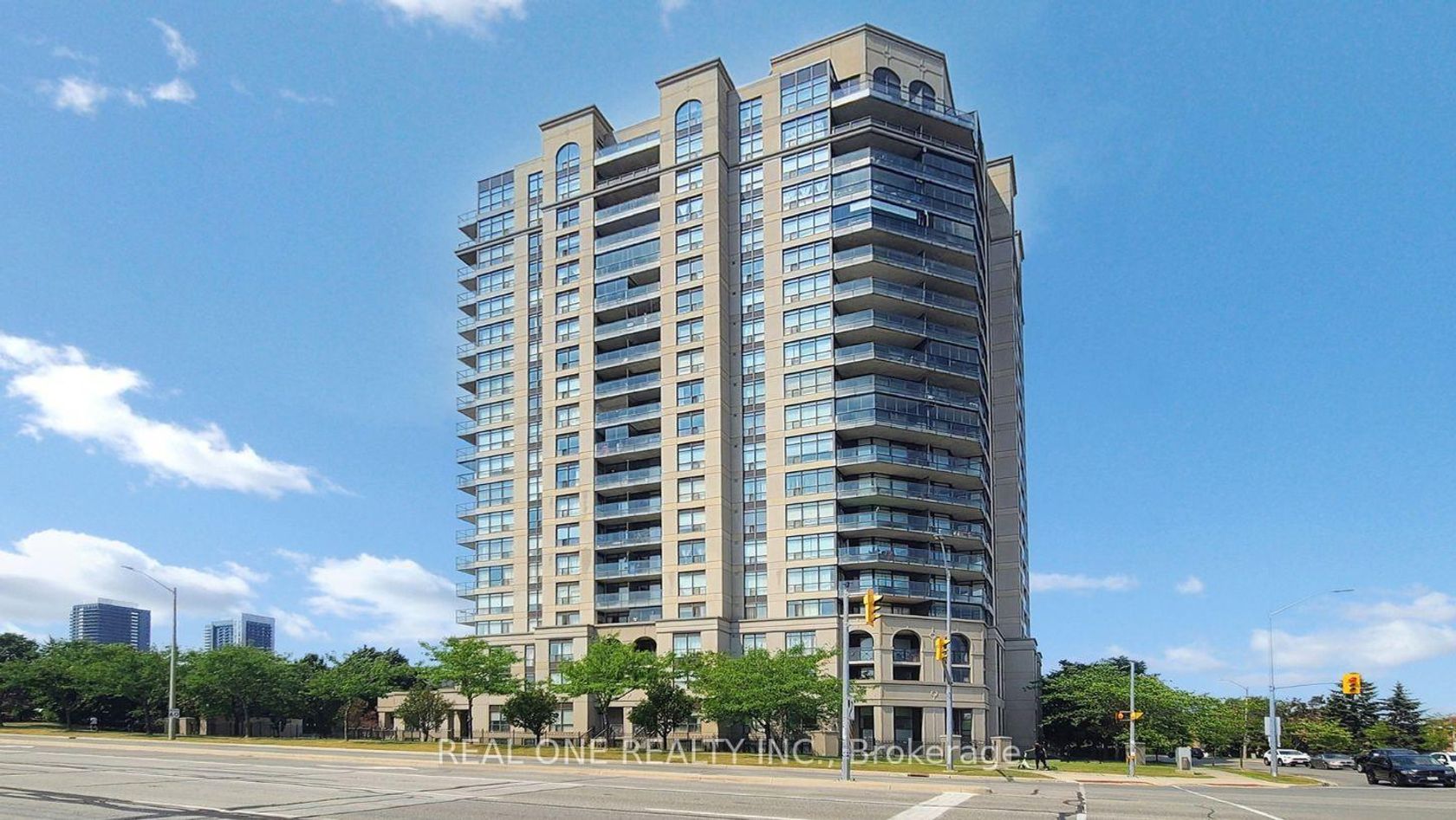 309 - 220 Forum Drive, Hurontario, Mississauga 