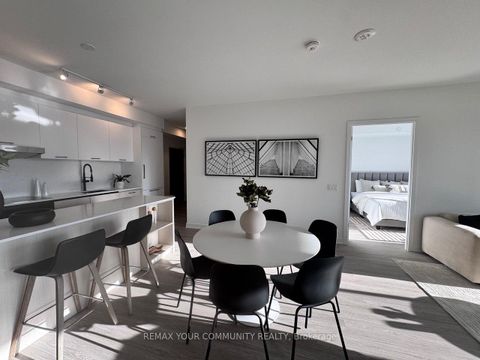 Photo 5 at 332 - 8188 Yonge Street, Uplands, Vaughan