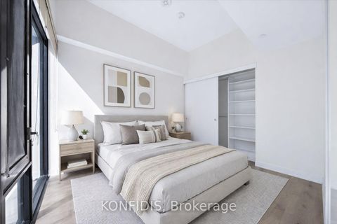 Photo 12 at 732 - 161 Roehampton Avenue, Mount Pleasant East, Toronto