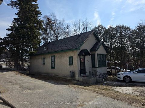 Photo 2 at 85 Maple Avenue, City Centre, Barrie