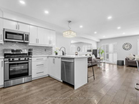 Photo 11 at 38 Elderbrook Crescent, Patterson, Vaughan