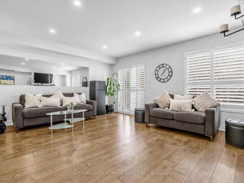 Photo 14 at 38 Elderbrook Crescent, Patterson, Vaughan