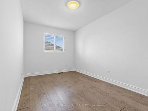 Photo 23 at 38 Elderbrook Crescent, Patterson, Vaughan