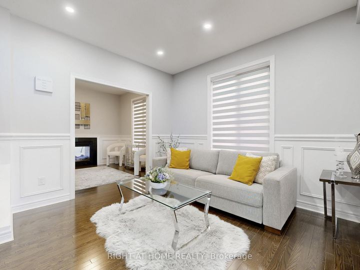 Photo 5 at 116 Summerlyn Trail, Bradford, Bradford West Gwillimbury