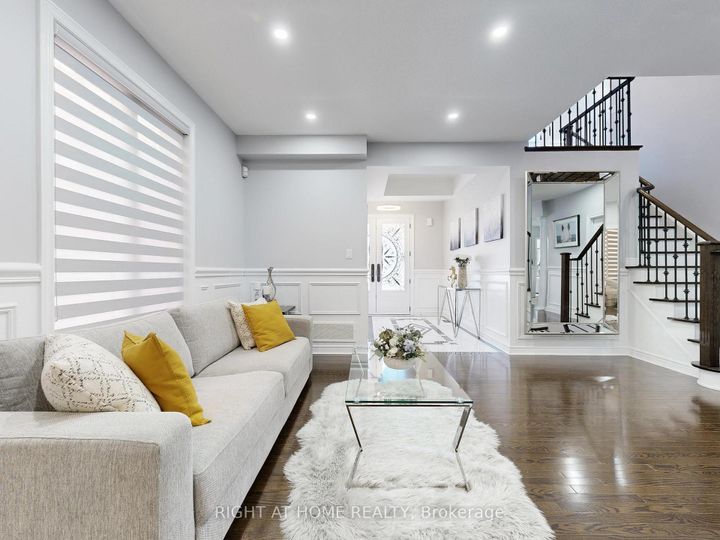 Photo 7 at 116 Summerlyn Trail, Bradford, Bradford West Gwillimbury