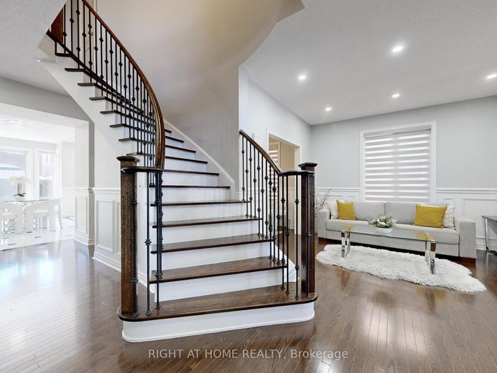 Photo 9 at 116 Summerlyn Trail, Bradford, Bradford West Gwillimbury