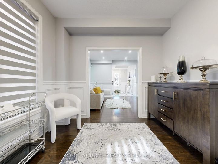 Photo 10 at 116 Summerlyn Trail, Bradford, Bradford West Gwillimbury