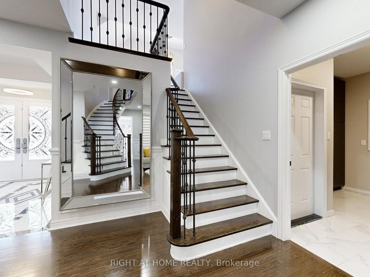 Photo 13 at 116 Summerlyn Trail, Bradford, Bradford West Gwillimbury