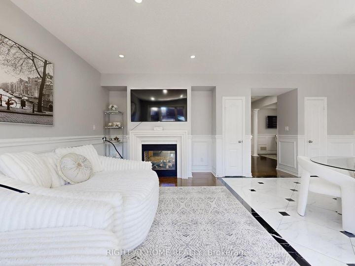 Photo 15 at 116 Summerlyn Trail, Bradford, Bradford West Gwillimbury