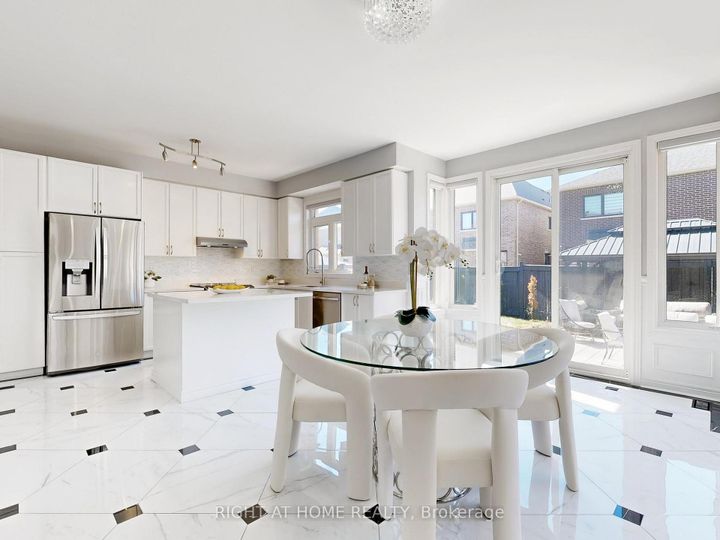 Photo 16 at 116 Summerlyn Trail, Bradford, Bradford West Gwillimbury