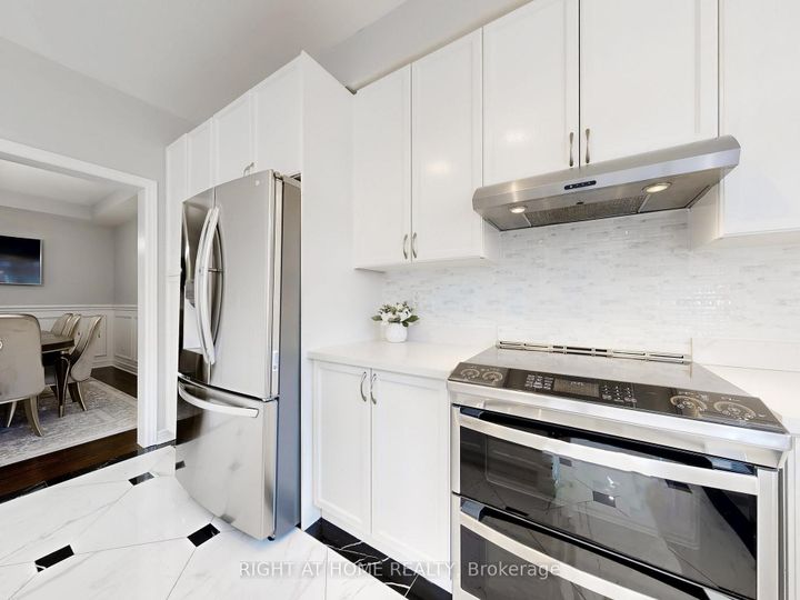 Photo 20 at 116 Summerlyn Trail, Bradford, Bradford West Gwillimbury