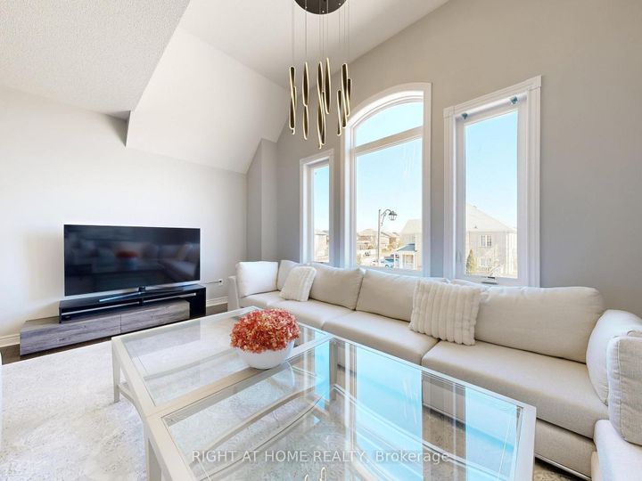 Photo 23 at 116 Summerlyn Trail, Bradford, Bradford West Gwillimbury