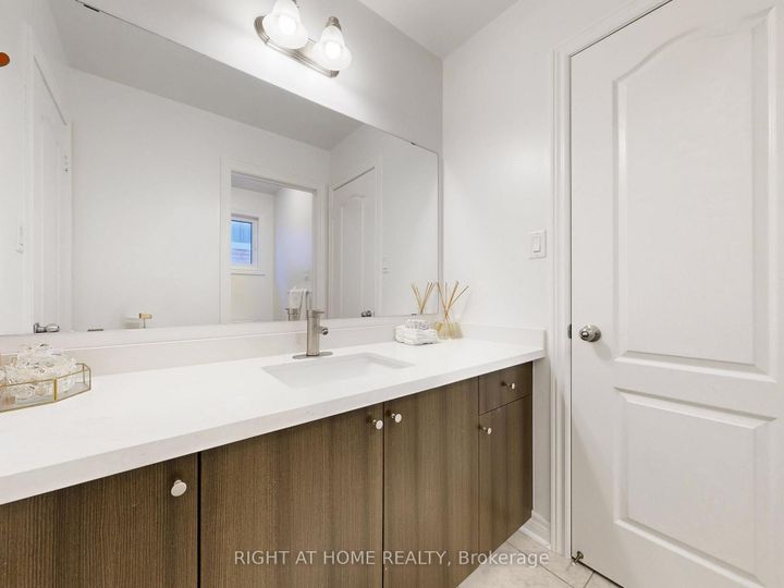 Photo 31 at 116 Summerlyn Trail, Bradford, Bradford West Gwillimbury