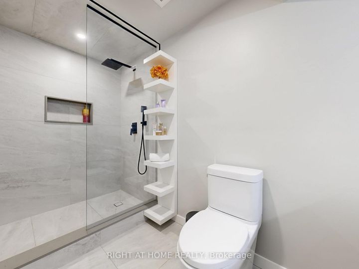 Photo 40 at 116 Summerlyn Trail, Bradford, Bradford West Gwillimbury