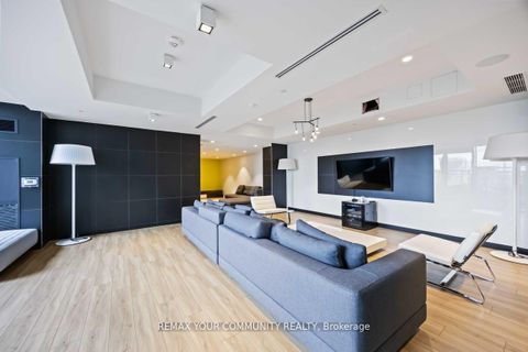 Photo 9 at 608 - 158 Front Street, Moss Park, Toronto