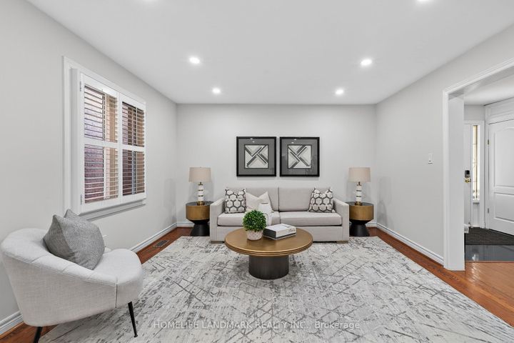 Photo 7 at 120 Brookmill Drive, Brownridge, Vaughan