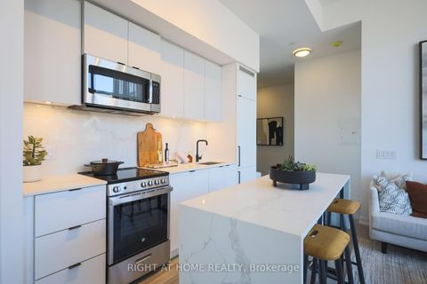 Photo 11 at 204 - 285 Dufferin Street, South Parkdale, Toronto
