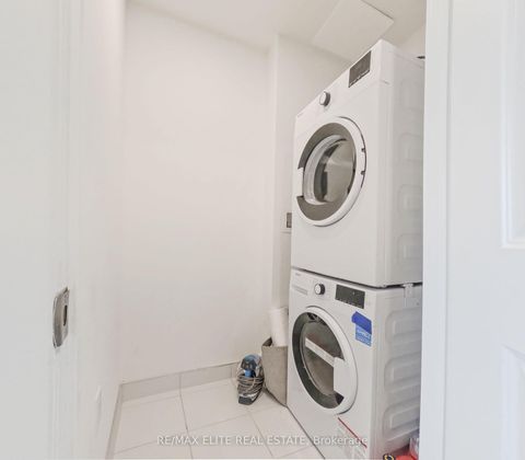 Photo 8 at 1711 - 395 Bloor Street E, North St. James Town, Toronto