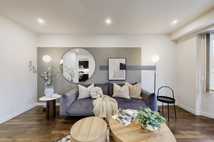 Photo 3 at 39 - 4600 Kimbermount Avenue, Central Erin Mills, Mississauga