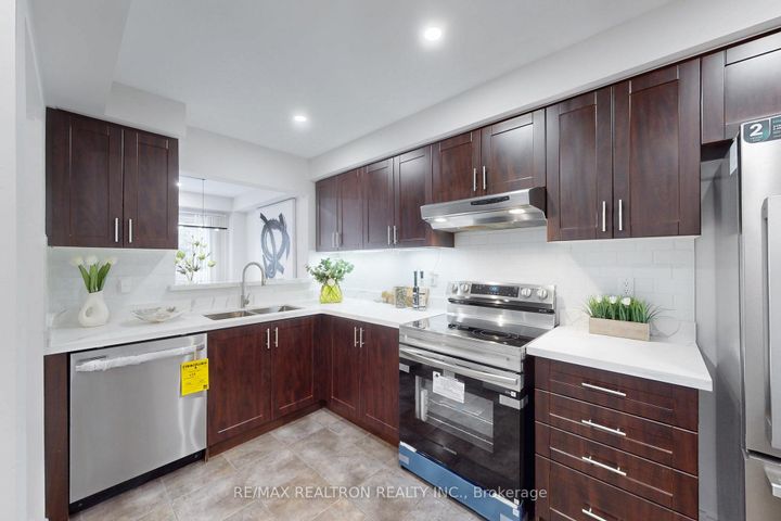 Photo 9 at 39 - 4600 Kimbermount Avenue, Central Erin Mills, Mississauga