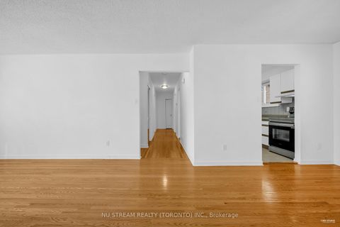 Photo 13 at 18 Emily Carr Street, Unionville, Markham