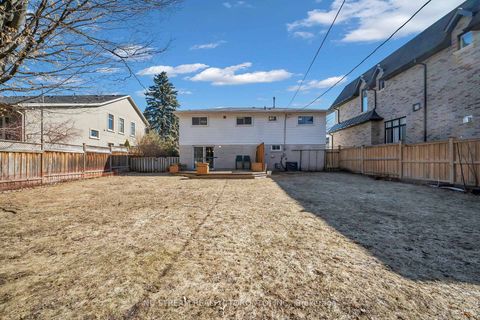 Photo 33 at 18 Emily Carr Street, Unionville, Markham